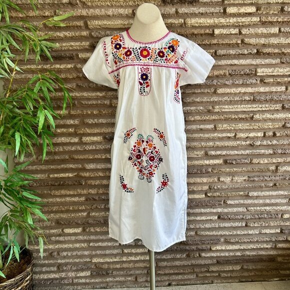 Vintage 80s Mexican Handmade Embroidered Peasant Dress - Picture 6 of 7